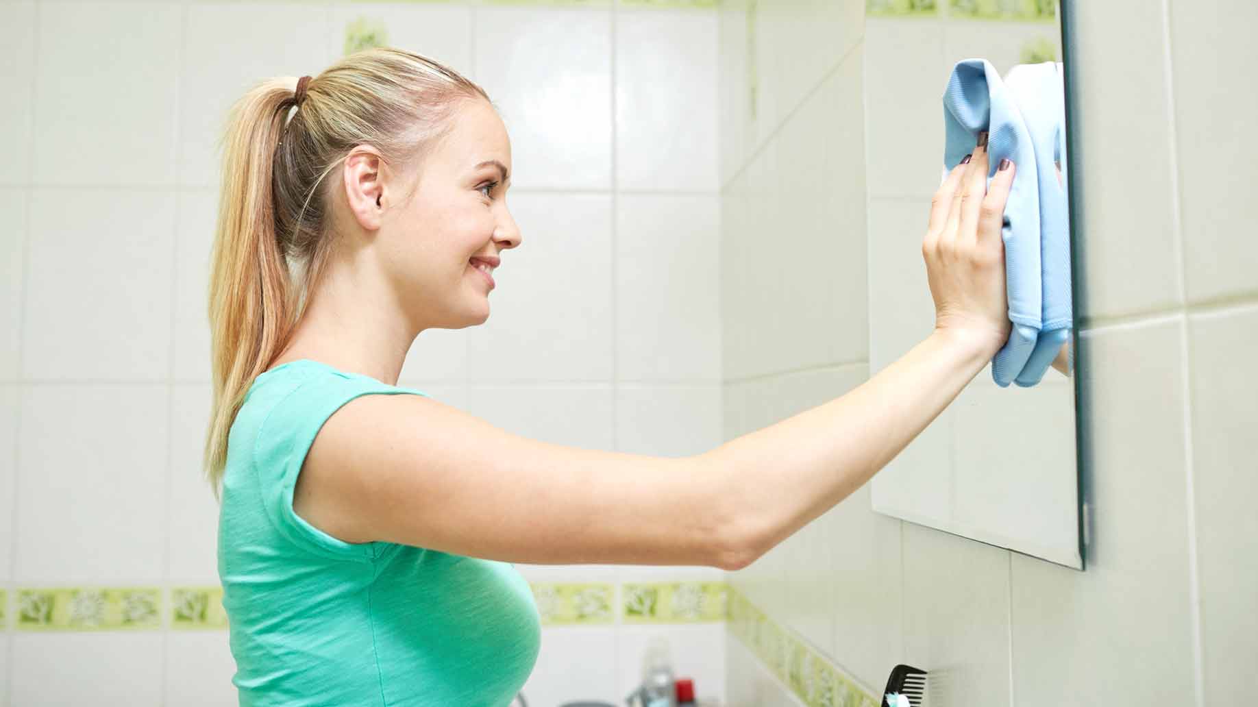 Запотевает зеркало в ванной – что делать?