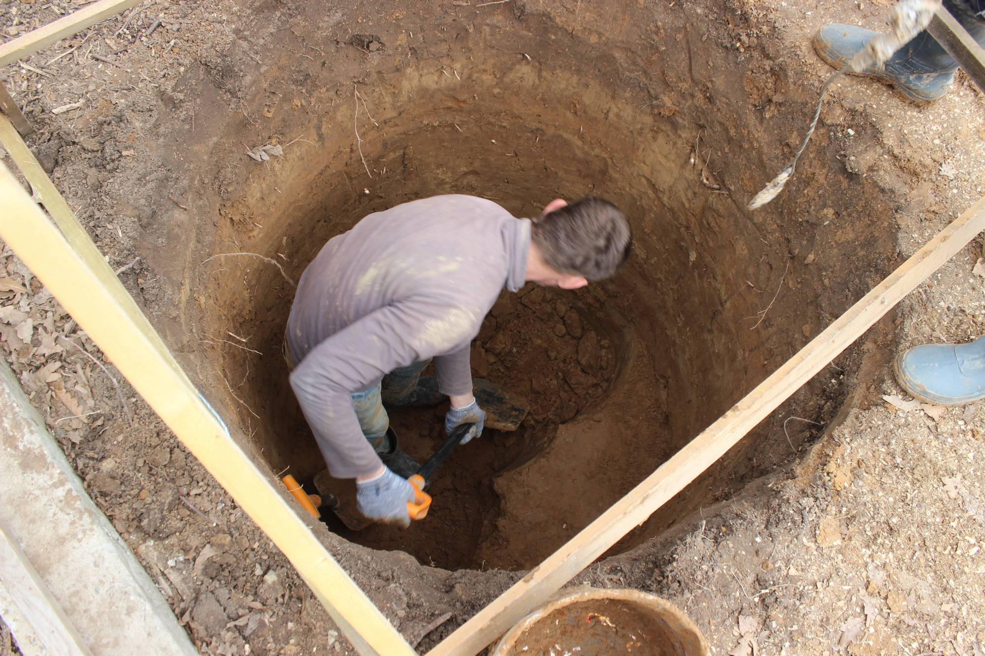 Как выкопать яму для септика