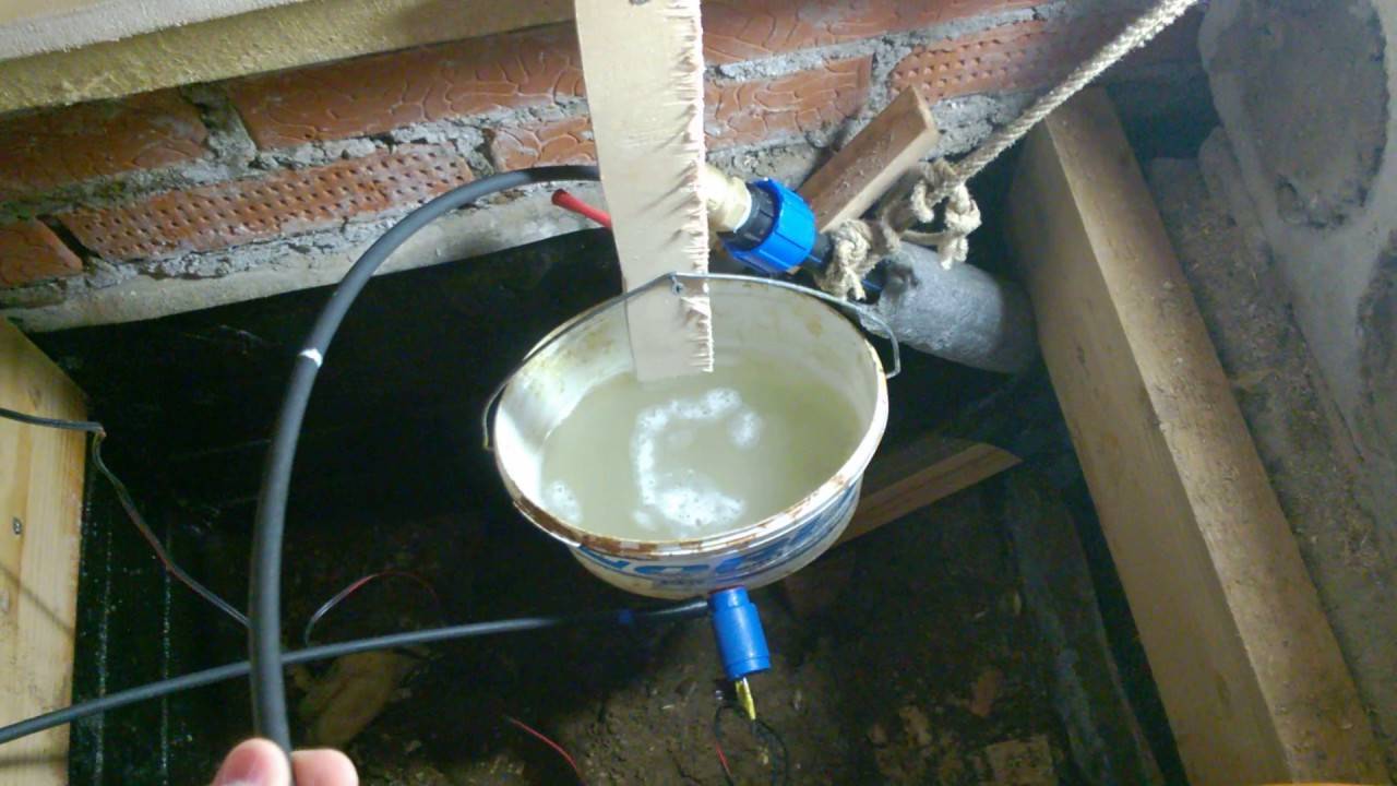 Как отогреть воду в пластиковой трубе под землей