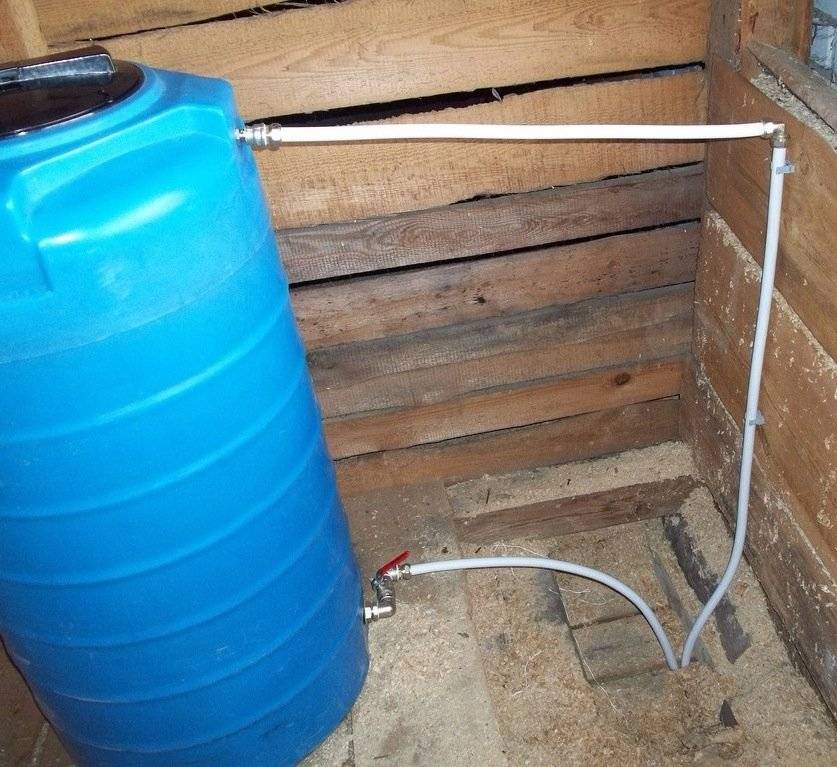 Накопительный бак для воды — как обеспечить бесперебойное водоснабжение?