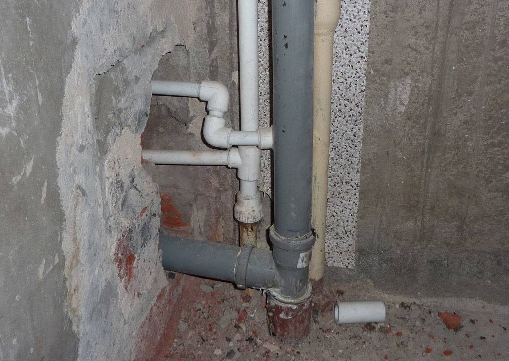 Замена канализационных труб в квартире — что нужно учесть, видеообзор