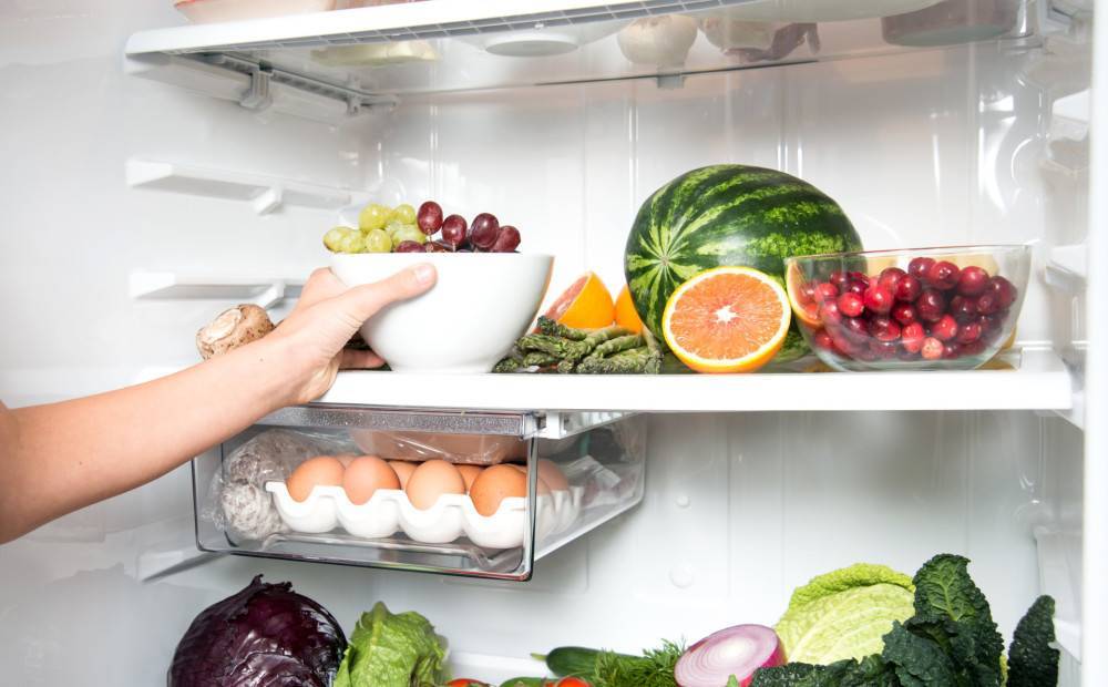 Что нужно хранить в холодильнике кроме продуктов: лекарства, косметика и другие вещи