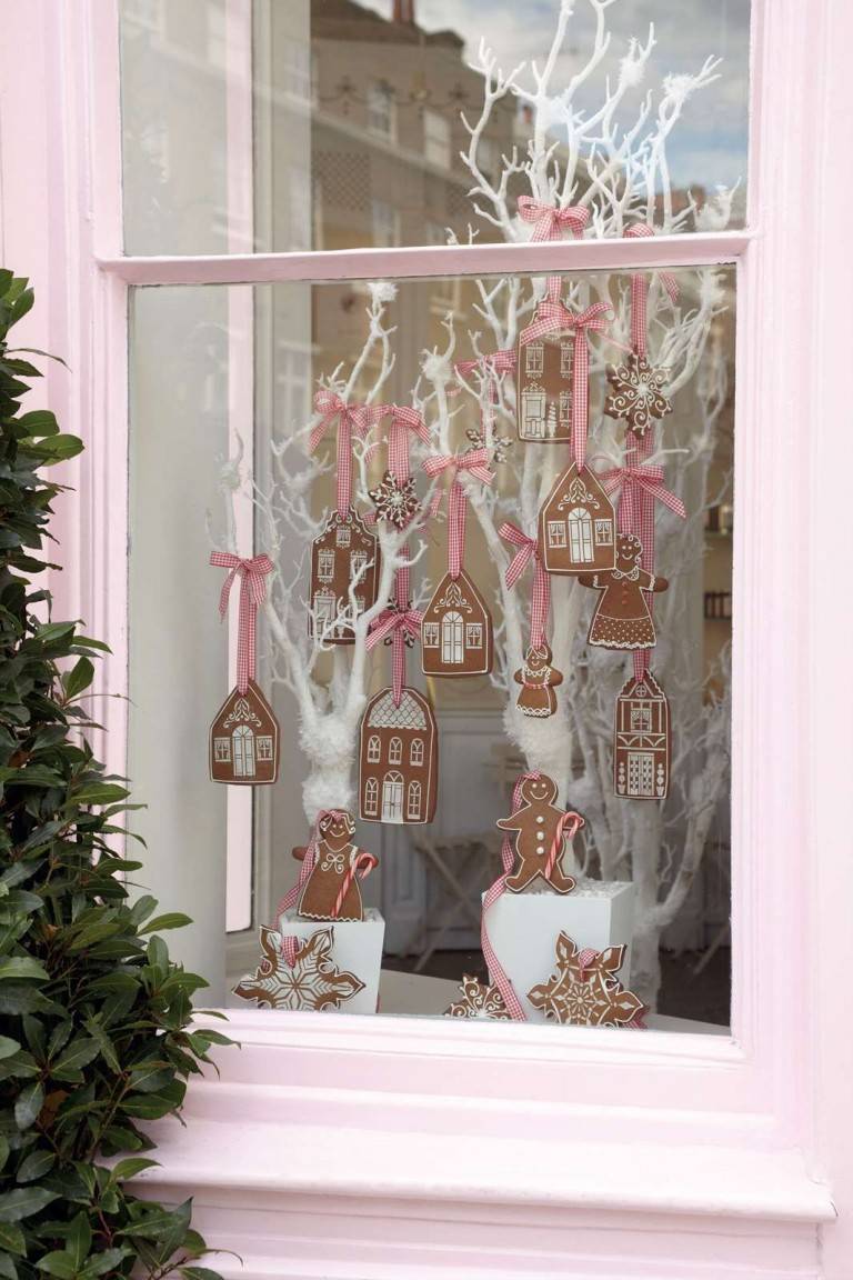 Украшения на окна 2020 – трафареты и оригинальные идеи. как украсить окна дома на новый год