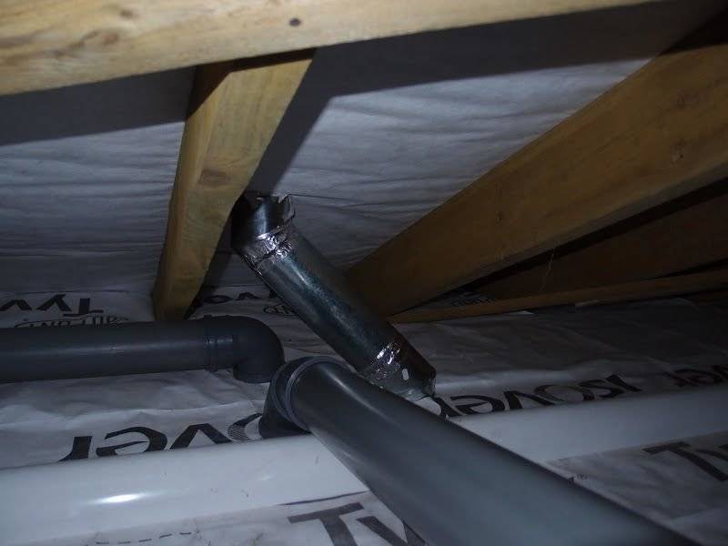 Вентиляция в частном доме: как обустроить вывод канализационной трубы на чердак