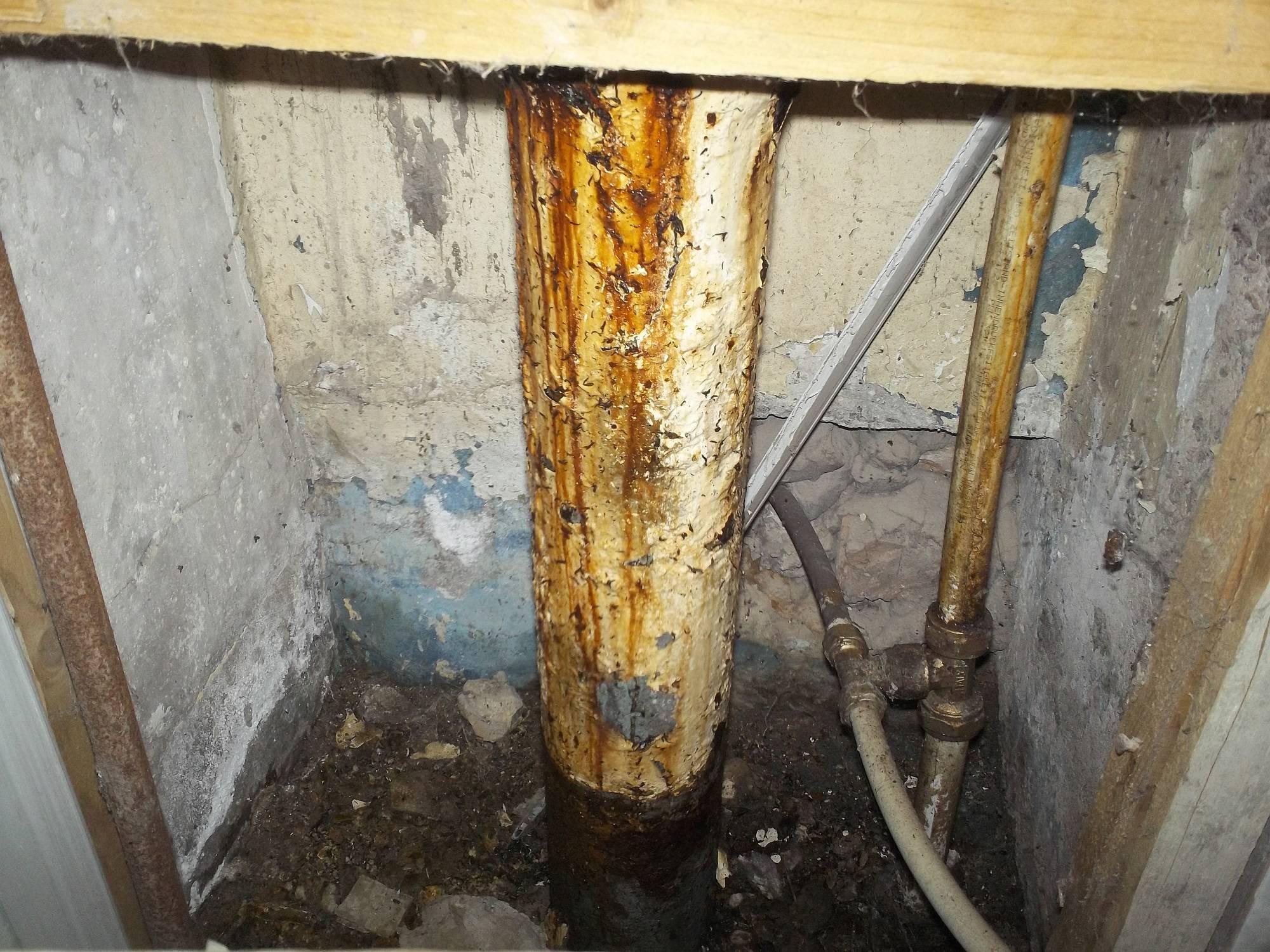 Ремонт канализации в многоквартирном доме: что нужно знать
