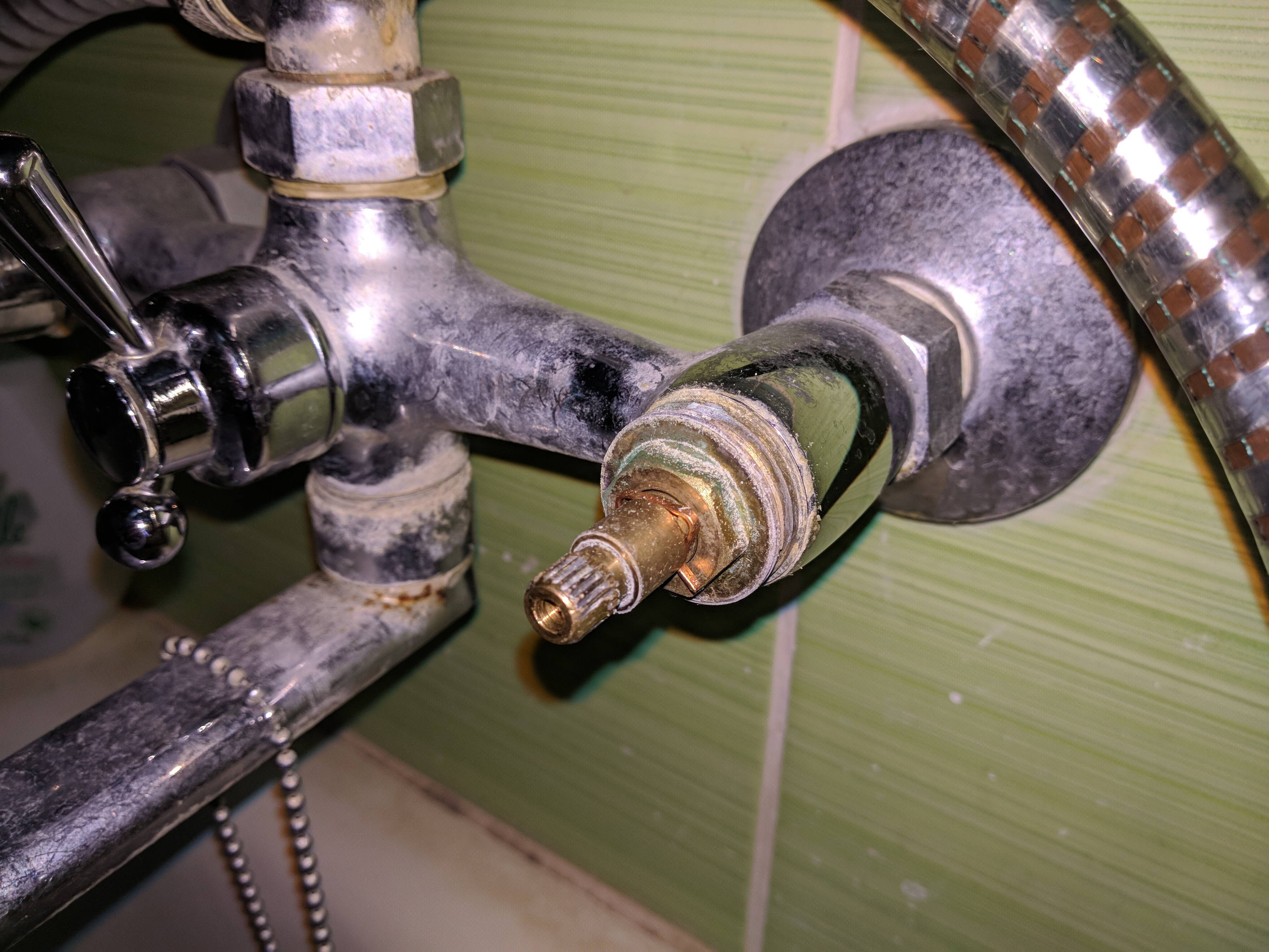 Как починить кран в ванной: простые способы устранения протечки (+фото) | дизайн и интерьер ванной комнаты