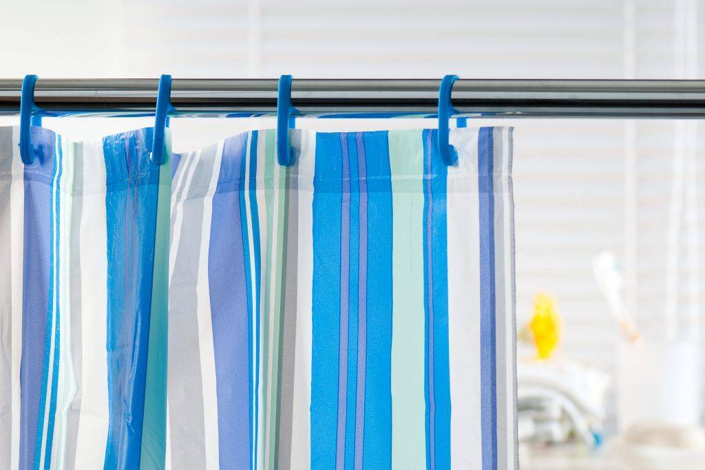 Как стирать шторы в стиральной машине: на каком режиме, при какой температуре