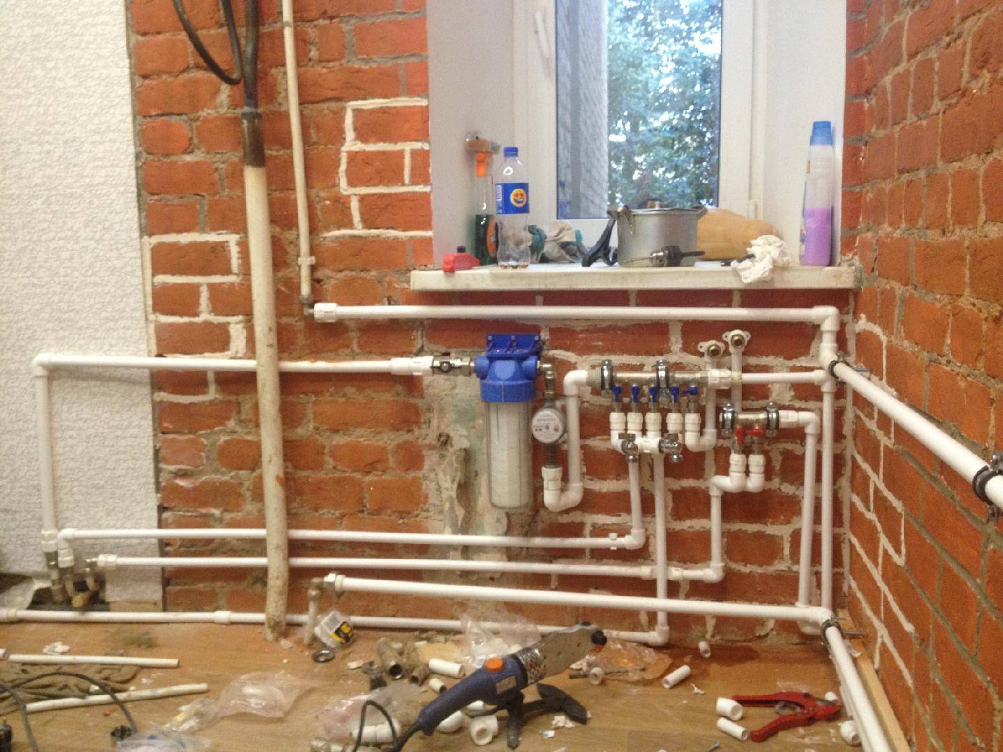 Замена водопроводных труб в квартире: современные материалы, как поменять самому?
