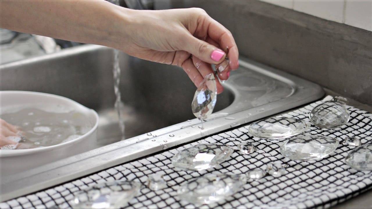 Как мыть хрусталь: как ухаживать за хрустальной посудой, как помыть чтобы блестел в домашних условиях