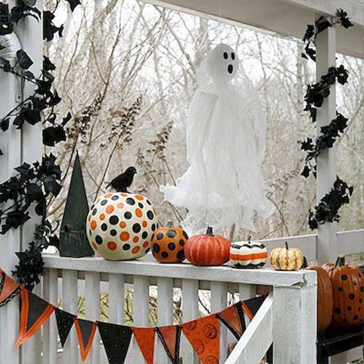 ???? как украсить комнату на хэллоуин своими руками, сделав «ужасный» и веселый декор для праздника