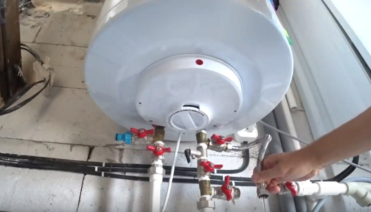 Установка водонагревателя аристон своими руками: монтаж бойлера (видео)