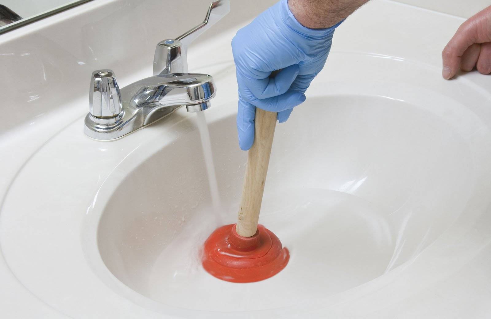 Засор в трубах: устранение в домашних условиях, чем прочистить канализацию, применение народных средств