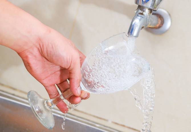 Чем мыть хрусталь, чтобы он блестел в домашних условиях: советы хояйкам