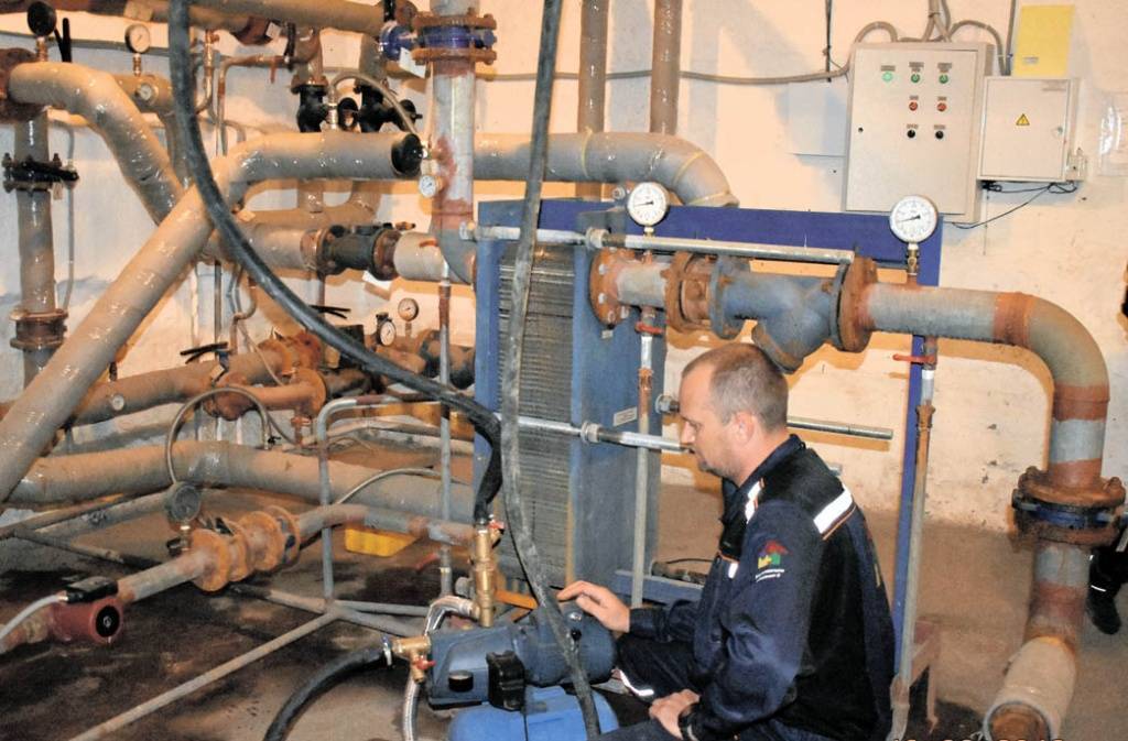 Гидравлические испытания системы отопления и теплоснабжения: акт промывки и порядок работ