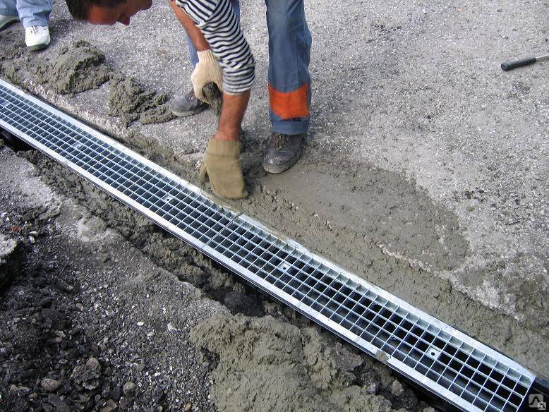 Лоток водоотводной бетонный с решеткой: железобетонный, дождевой, монтаж | онлайн-журнал о ремонте и дизайне