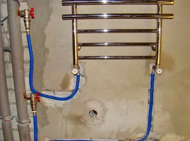 Подключение полотенцесушителя к стояку горячей воды схема - какую выбрать из предложенных?