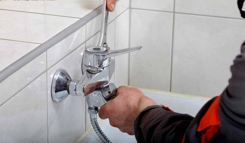 Как поменять смеситель в ванной своими руками — пошаговое видео и фото