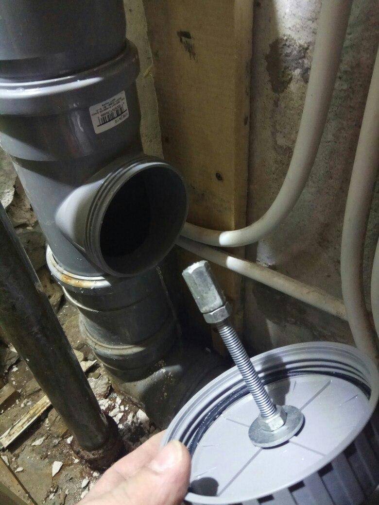 Заглушка на канализационную трубу