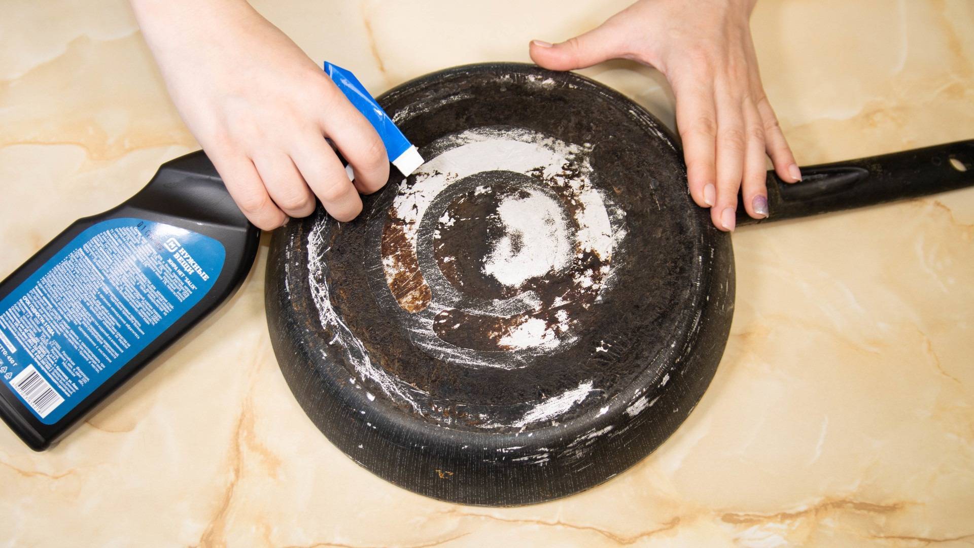 Как очистить чугунную сковороду от ржавчины: почему она появляется, как убрать следы в домашних условиях, как восстановить защитный слой?
