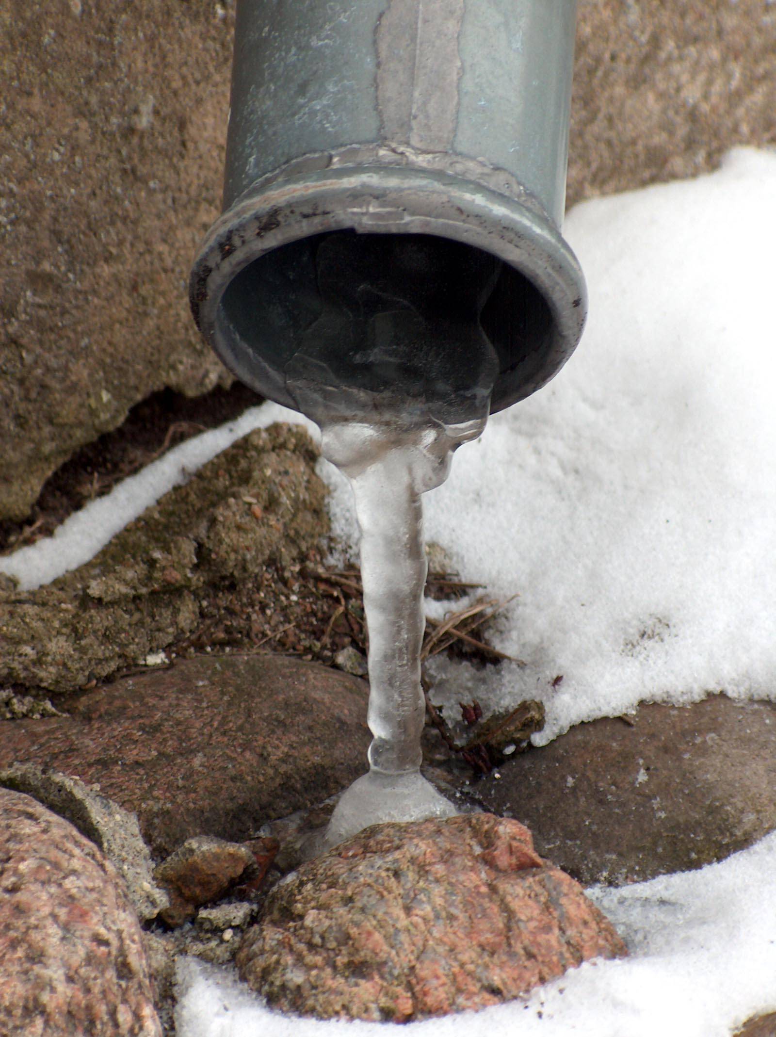 Как отогреть замерзший водопровод