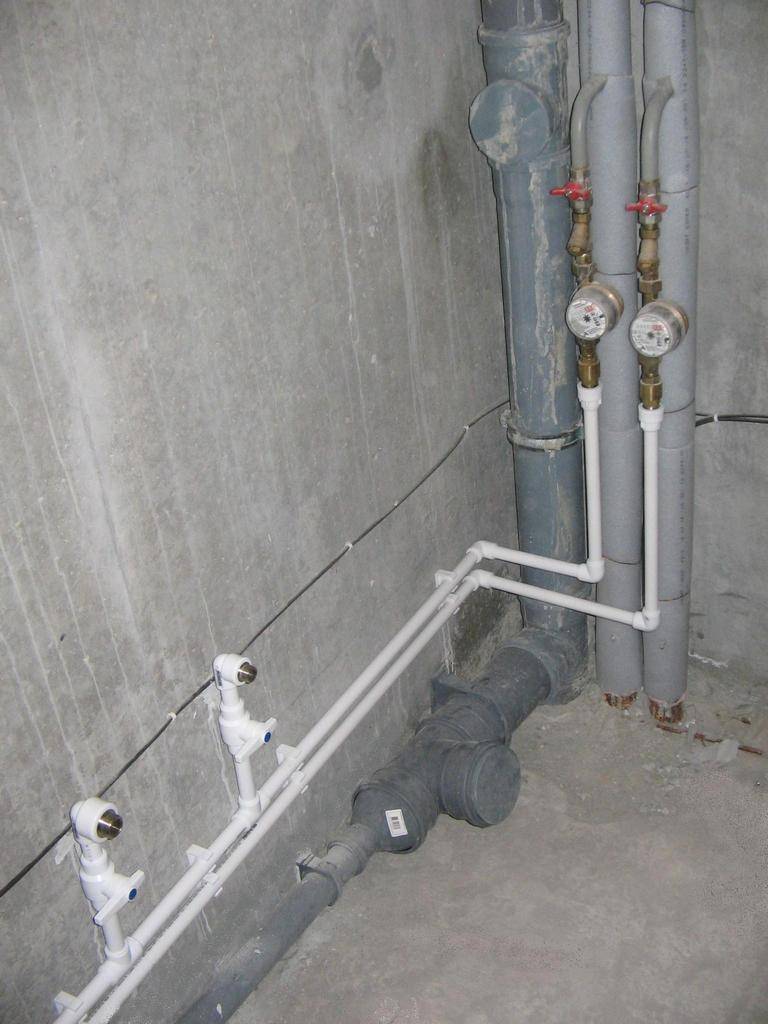 Замена труб водоснабжения в квартире своими руками: способы и ремонт пошагово