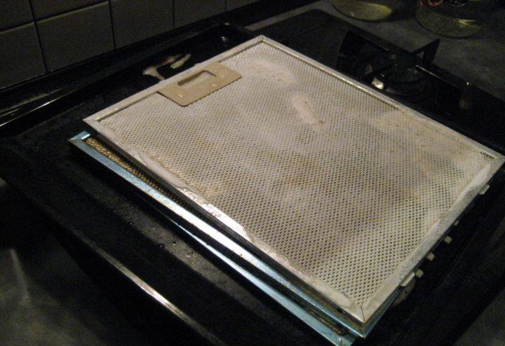 Как очистить вытяжку на кухне от жира в домашних условиях