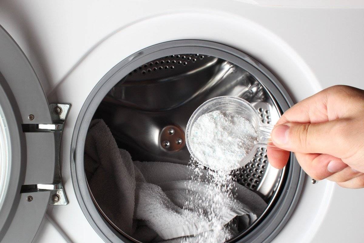 Можно ли засыпать порошок в барабан стиральной машины? 6 полезных советов