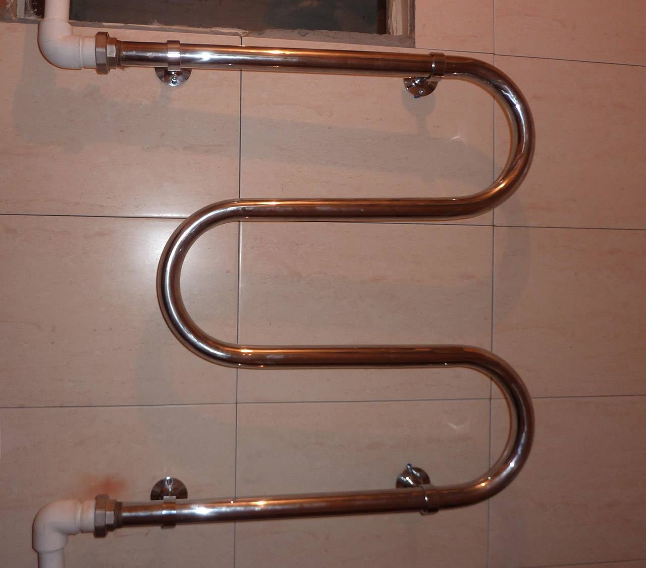 Как выбрать змеевик в ванную: установка и подключение змеевика