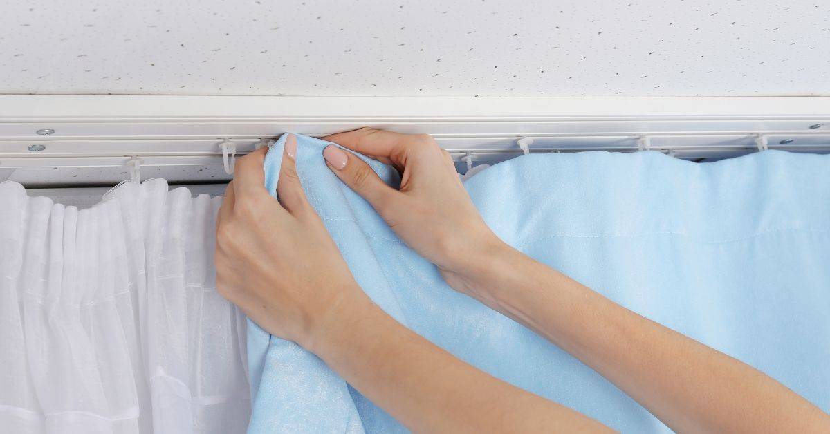 Как стирать шторы в стиральной машинке и вручную: советы и рекомендации