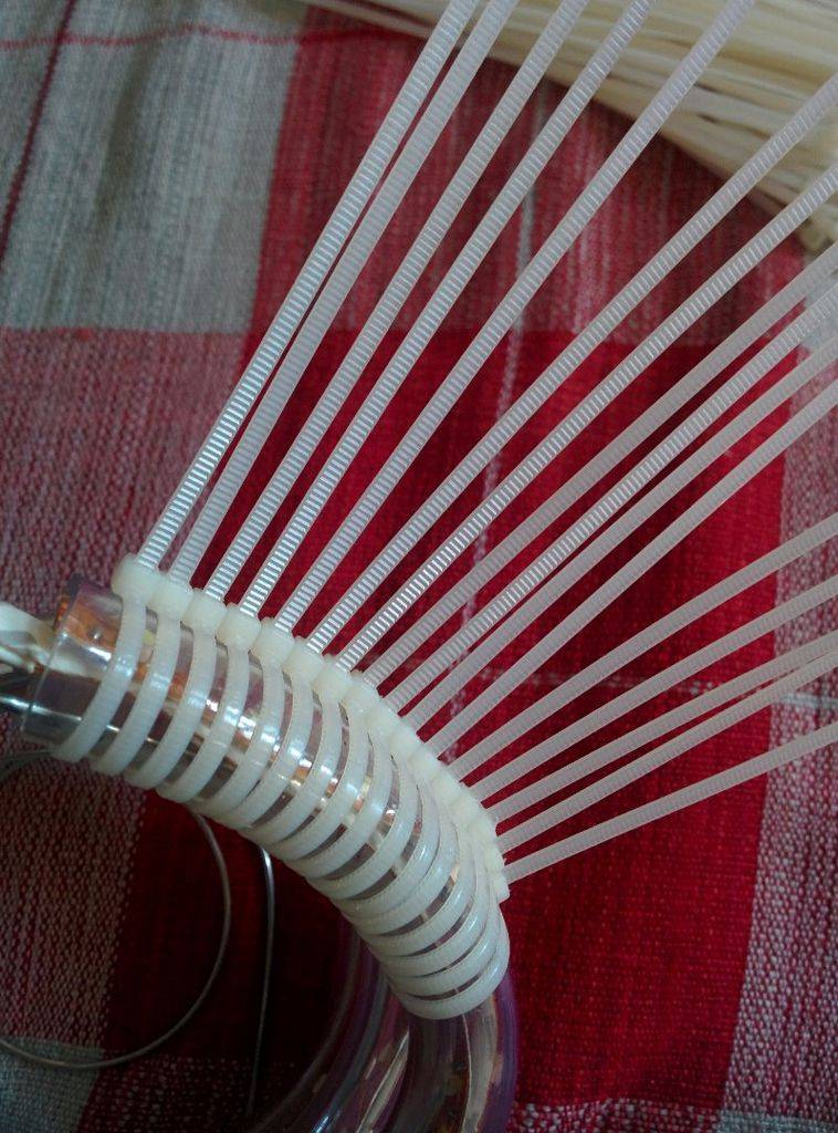 8 полезных лайфхаков по применению кабельных стяжек в домашнем хозяйстве