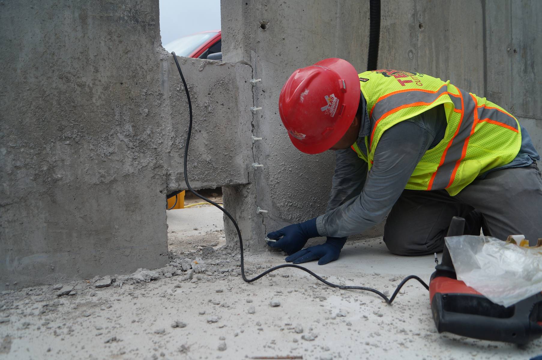 Инъектирование трещин в бетоне, кирпичной кладке - стоимость работ за квадратный метр (м2) | профэкспертресурс