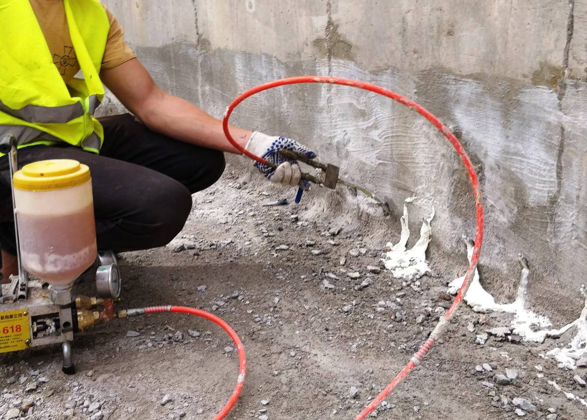 Инъектирование бетона: заделка трещин, технология использования и выбор инъектора