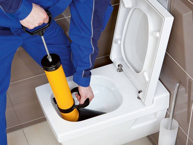 Прочистка канализации: типы засора, 3 метода чистки и профилактика