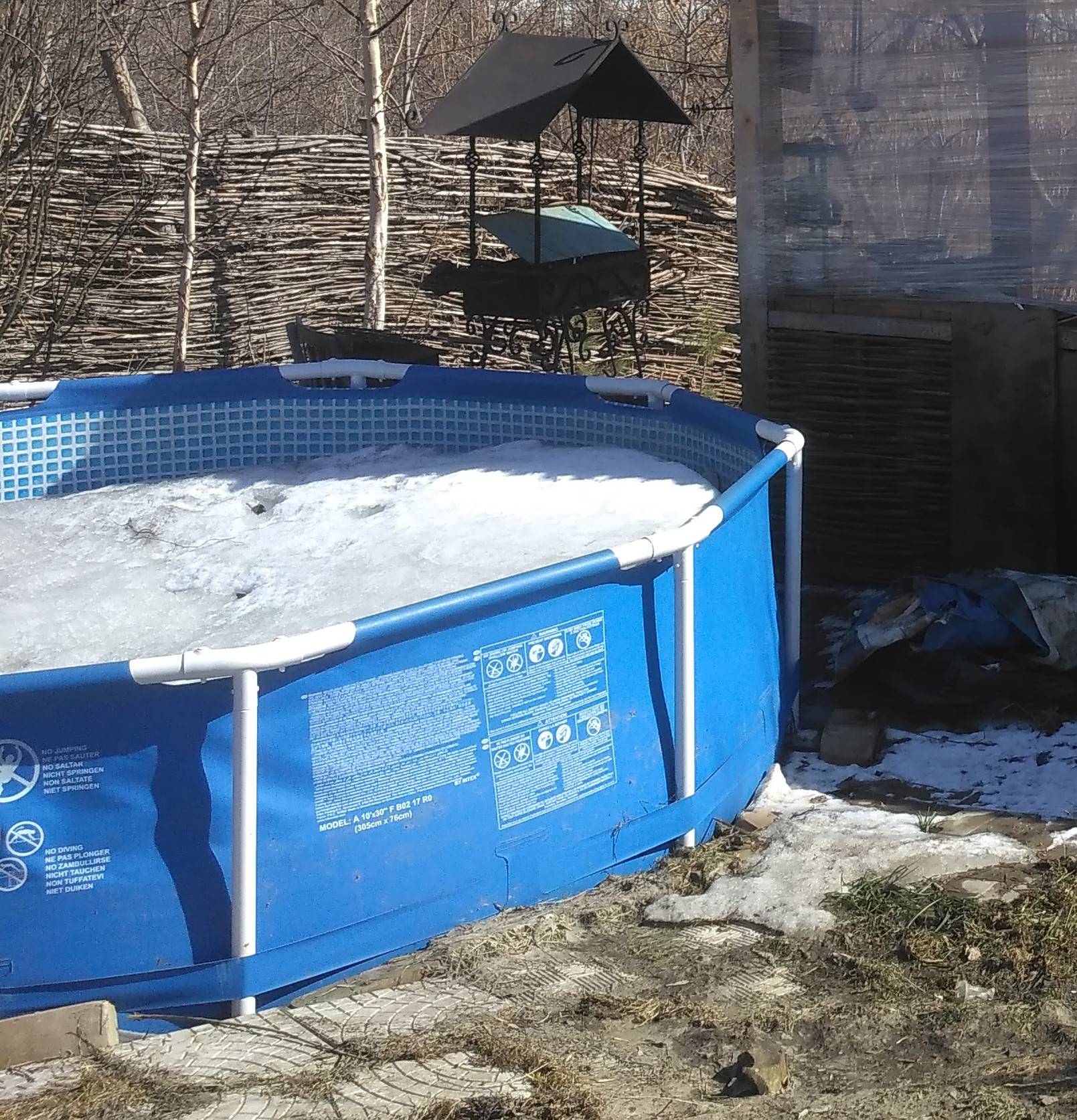 Как хранить каркасный бассейн зимой: советы с форумов и от специалистов